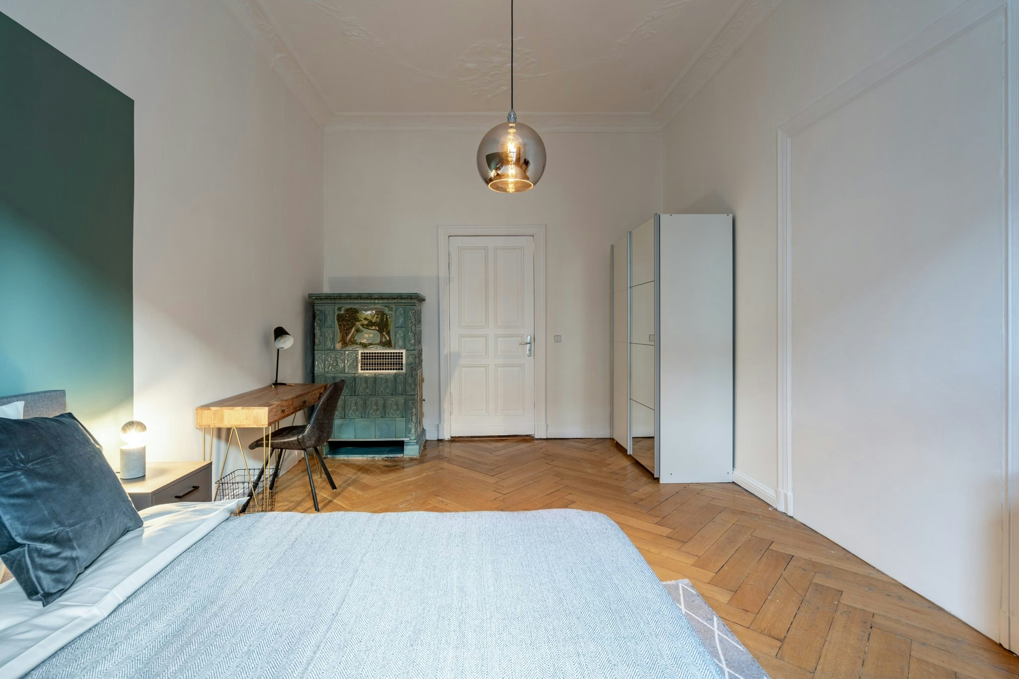 Photo of a bedroom at one of Homefully's coliving spaces